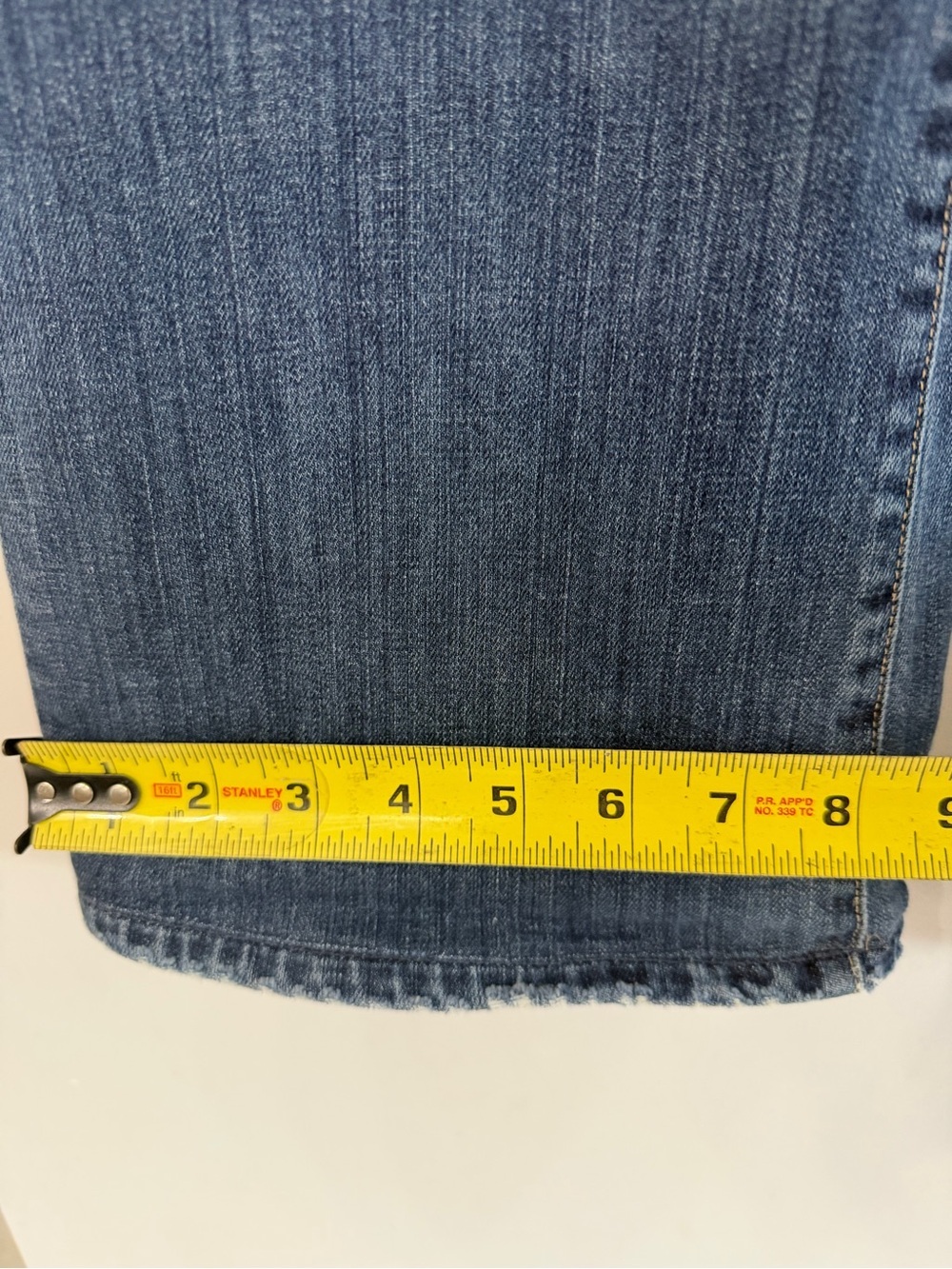 Citizens of Humanity Women’s 29 medium wash lightly distressed flare boot jeans - Picture 4 of 11